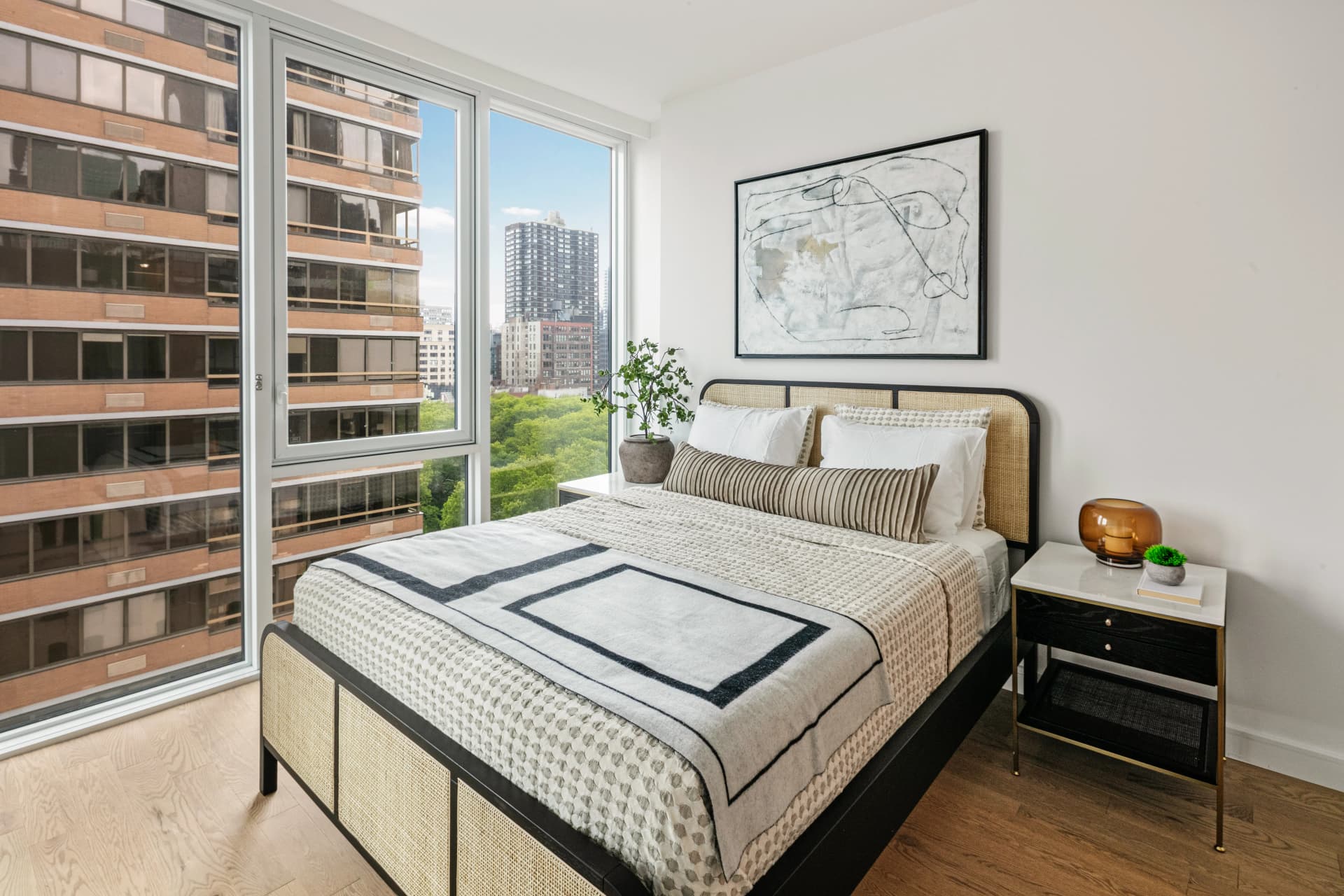 650 1st Ave — Residence 10G